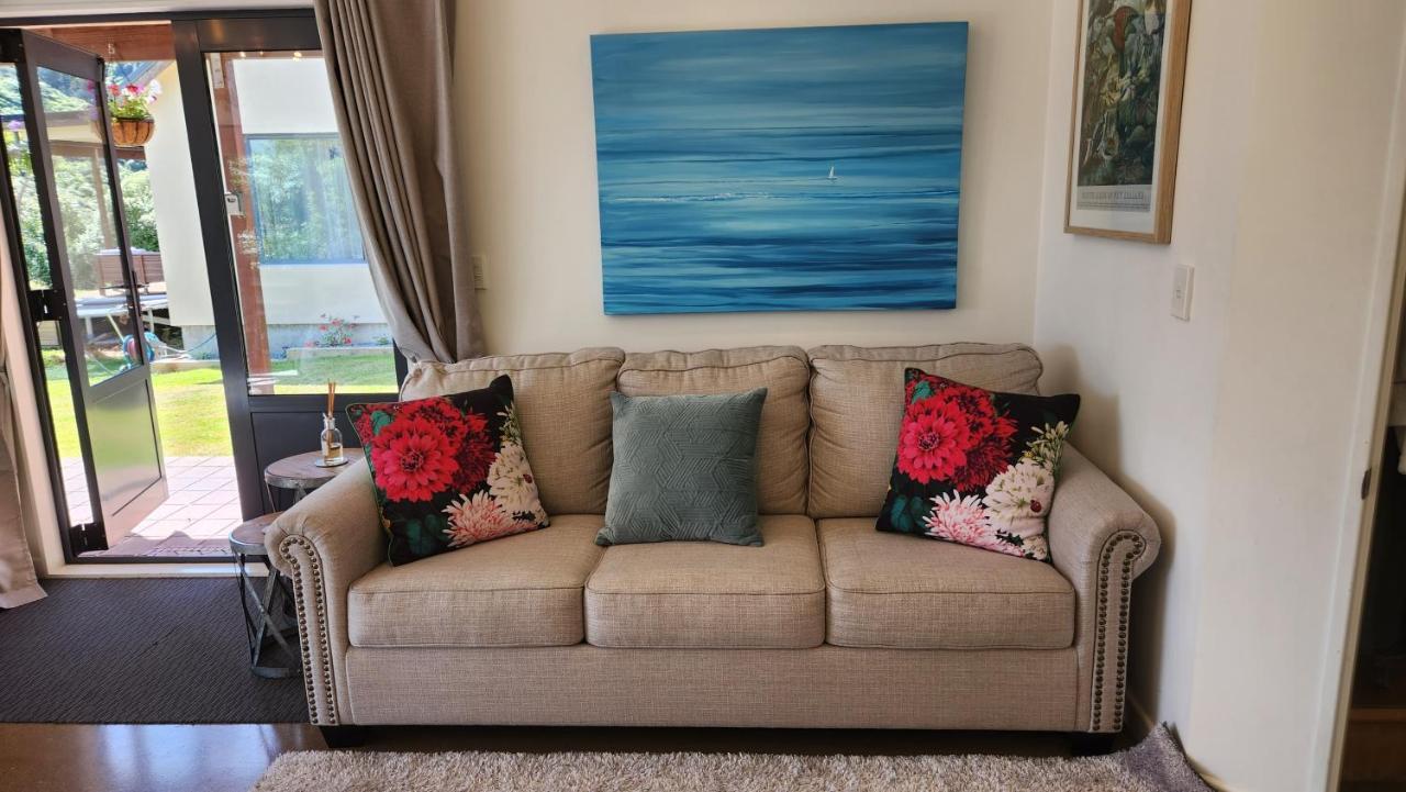 Boutique Art Retreat Hotel Upper Hutt Ngoại thất bức ảnh