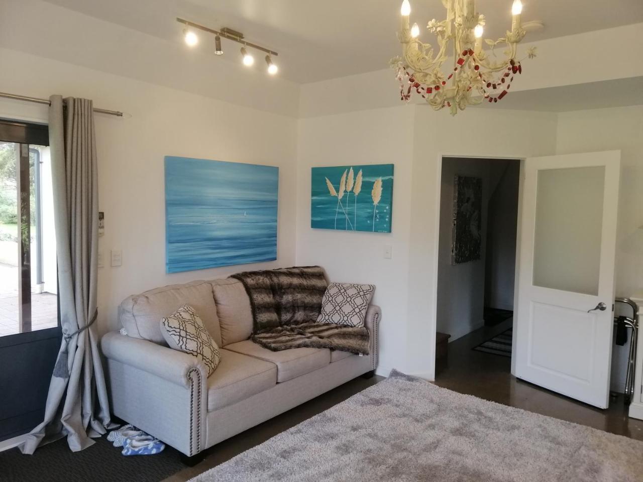 Boutique Art Retreat Hotel Upper Hutt Ngoại thất bức ảnh